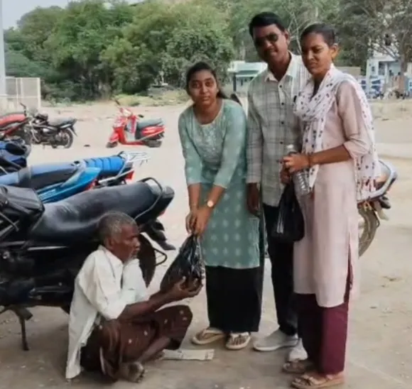 డాక్టర్ రవి కిషోర్ ప్రథమ వర్ధంతి సందర్భంగా అన్నదానం